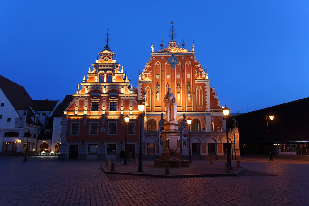 Riga bei Nacht