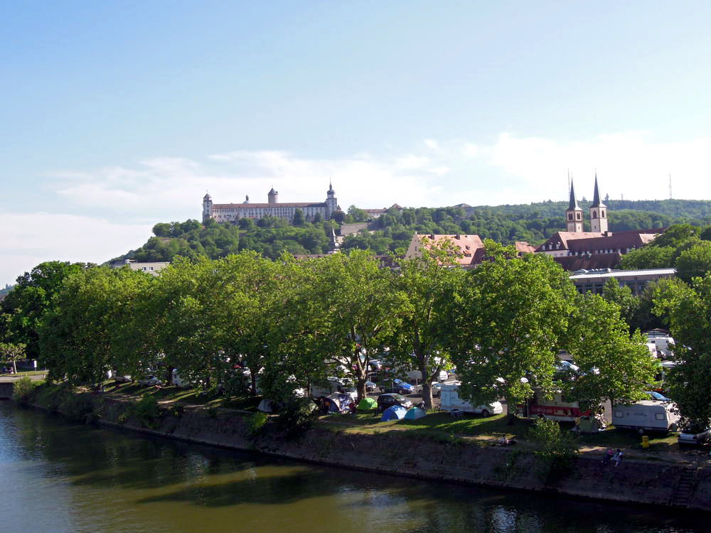 Schönes Würzburg - Innenstadt mit Burg