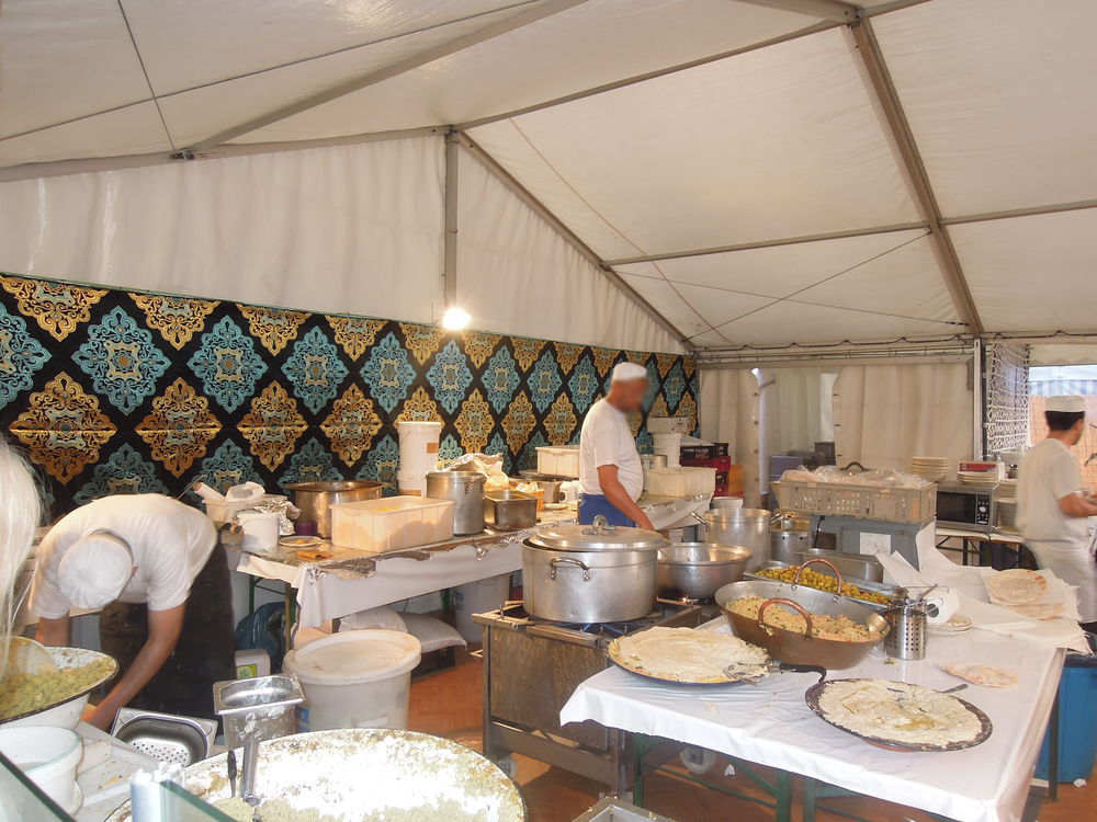 Gute Küche und leckeres Essen auf dem Afrikafestival in Würzburg