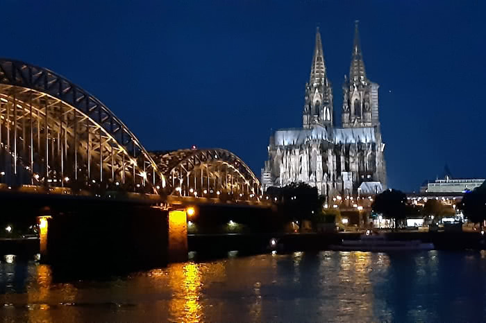 Kölner Dom bei Nacht, Rhein, Hohenzollerbrücke