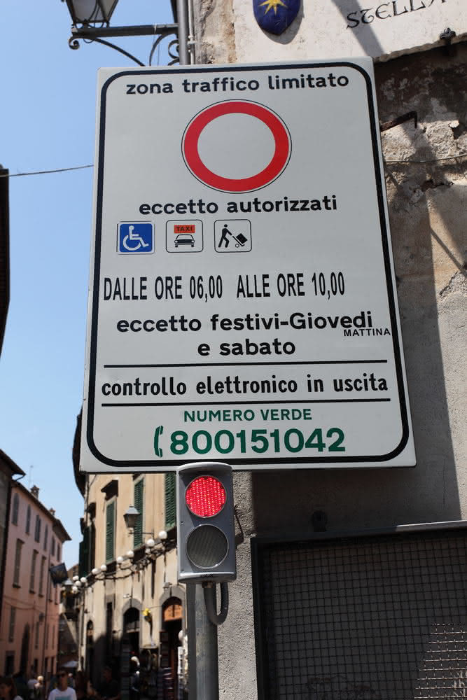 Verkehrsberuhigter Bereich in italienischen Städten