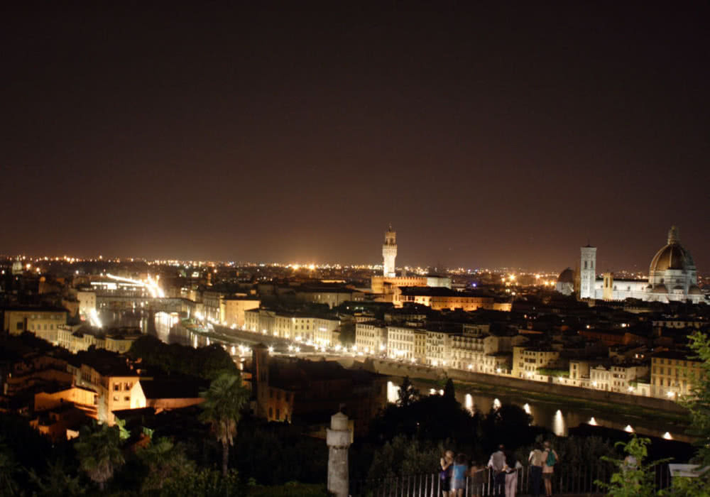 Blick am Abend von der Piazziale Michelangelo