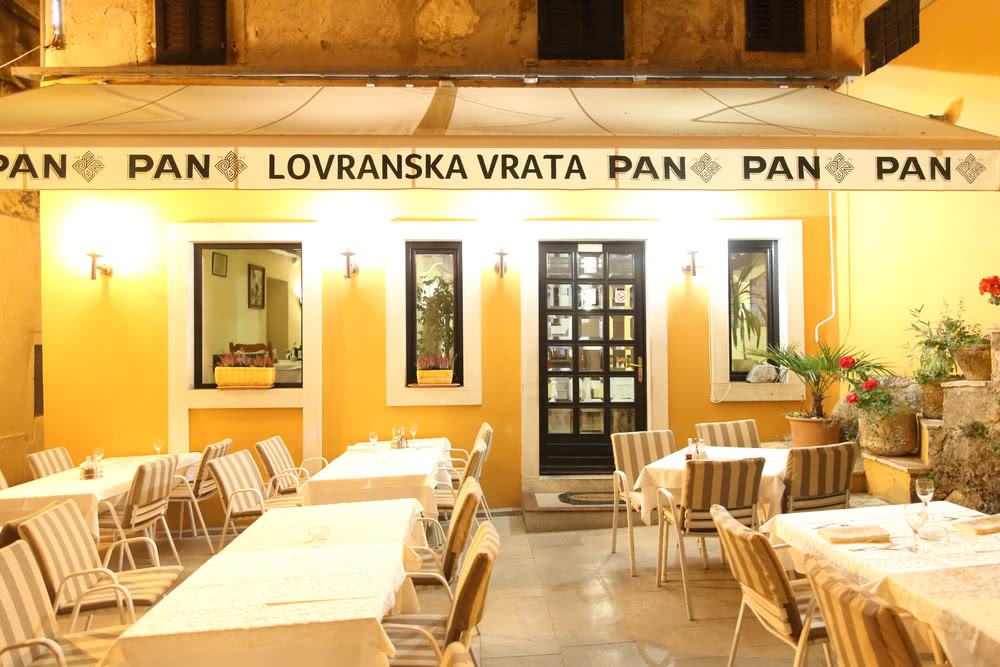Lovran by night - Essen im Pan