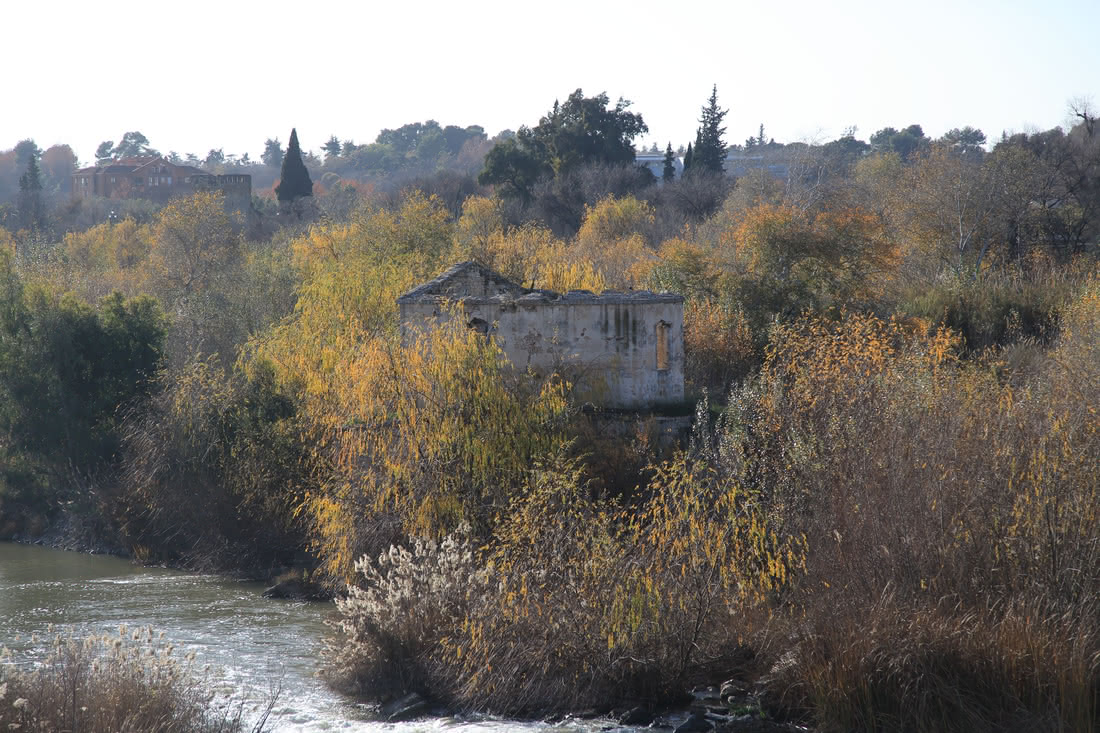 Romanische Mühle im Flussbett Cordobas