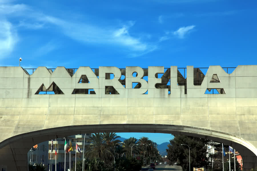 Marbella - Einfahrt in die Stadt auf der N340